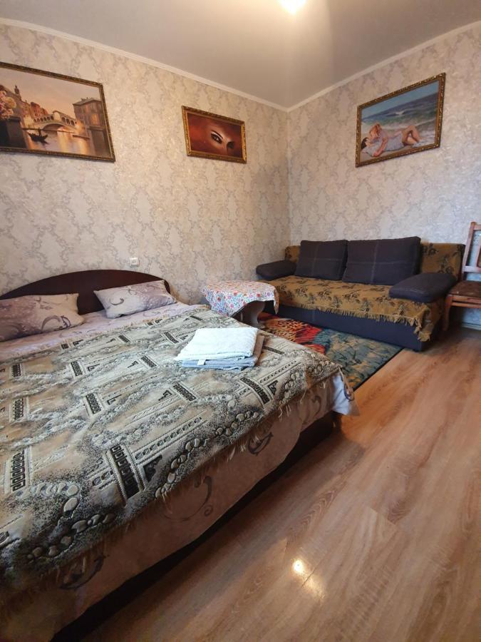 Аpartments Rivne Hotel Kvartira Автовокзал Центр Exterior foto